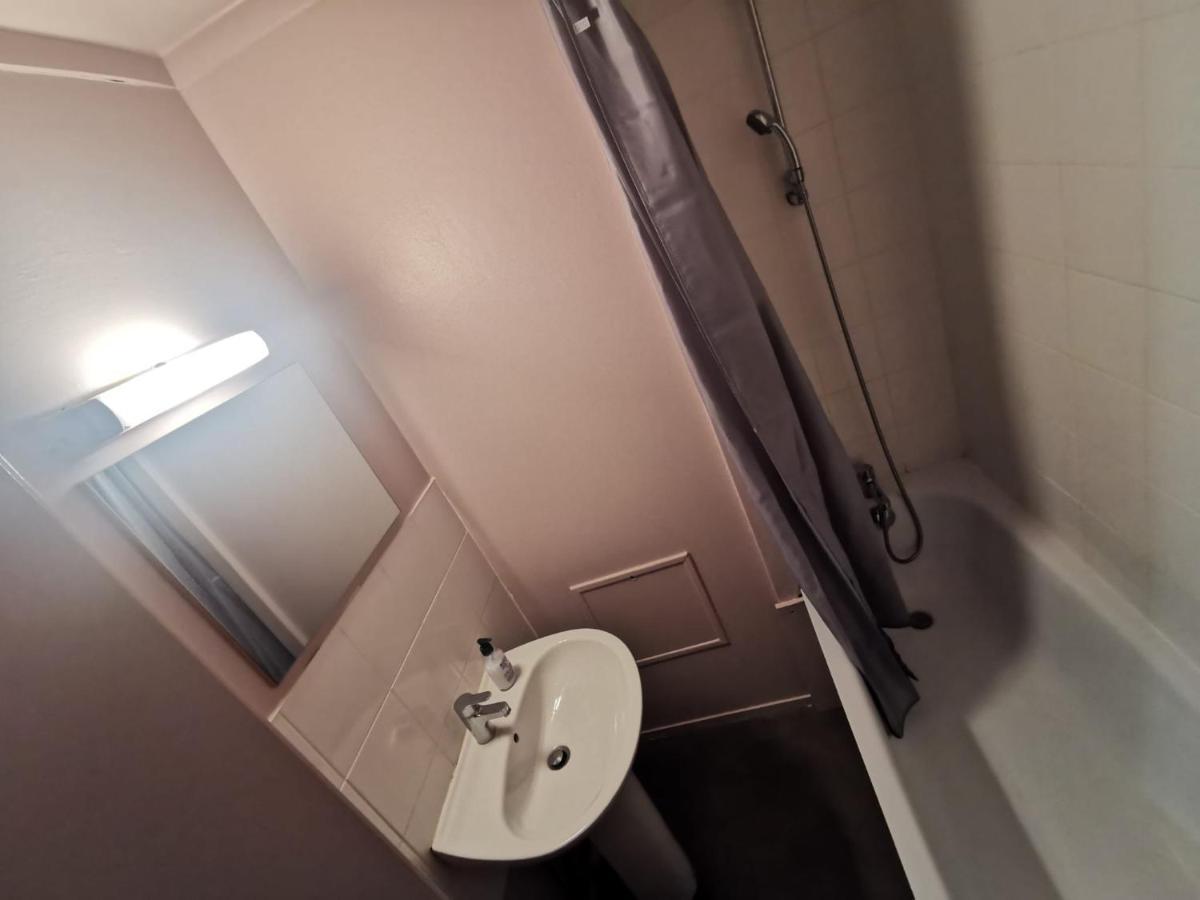 Logerthine Bezons Apartment Luaran gambar